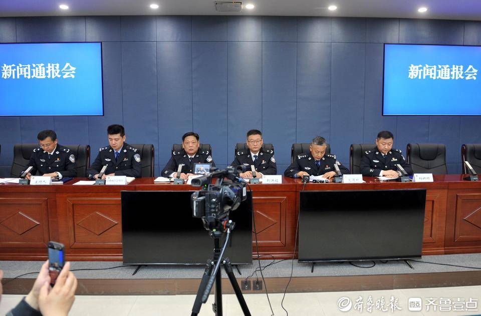 濟(jì)南交警將加大園林綠化、建筑工地、勞務(wù)市場等周邊道路巡查管控:園林綠化
